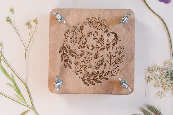 Presse à fleurs tourbillon végétal