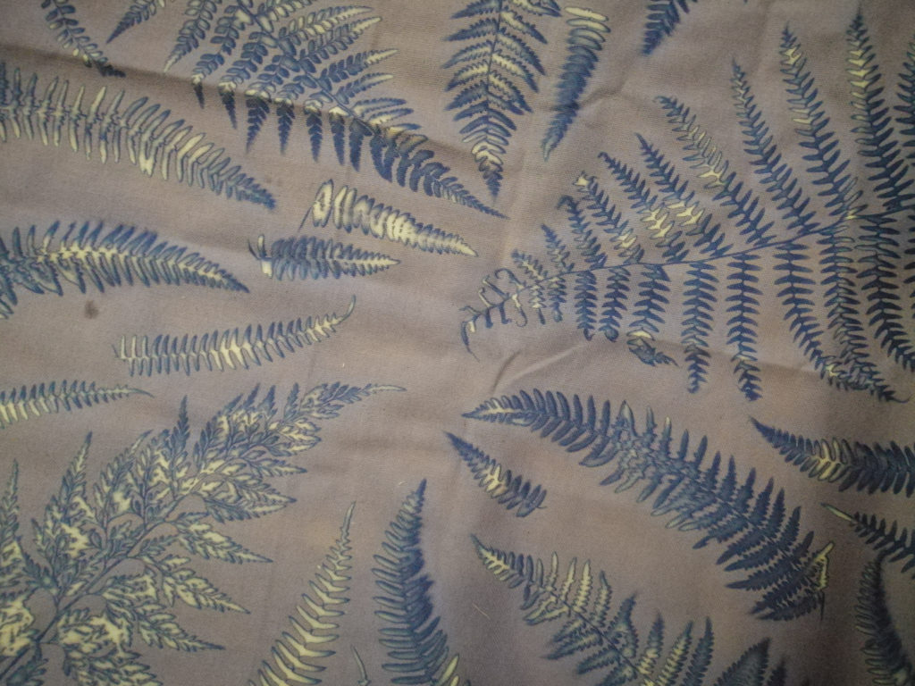 cyanotype sur tissu avant rinçage - tutoriel